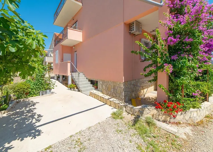 Πανσιόν House Of Mile Ζαντάρ